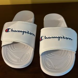 🔥Champion Velcro Slides Color:white/blue logo. Size:women:9w/7b like new!
